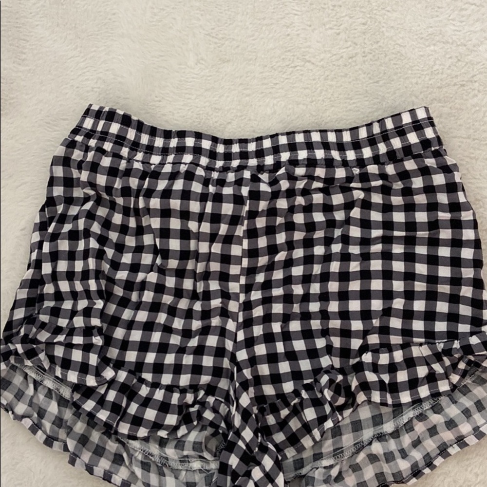 Flowy checkered shorts